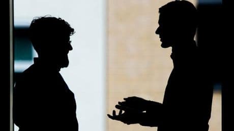 Arbeitszufriedenheit: Krankenkasse: Generationenkonflikte in Betrieben