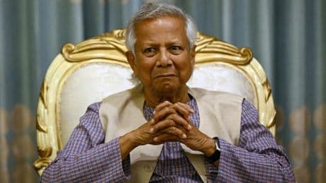 Bangladesh: l'interdiction du parti de l'ex-Première ministre suscite une vive controverse