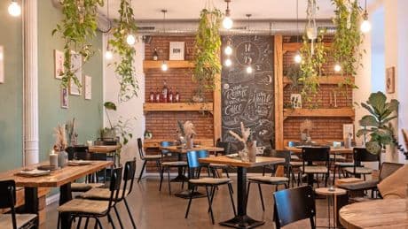 Café-Bistro „1895“: Urbaner Allrounder im Frankfurter Nordend