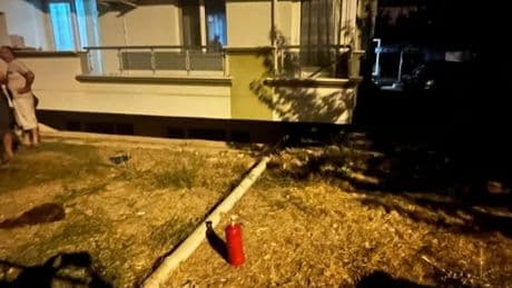 CHP'li belediye başkanının yakınlarının evine molotof atıldı