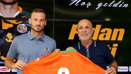 Alanyaspor'da Fidan Aliti'nin sözleşmesi 3 yıl uzatıldı