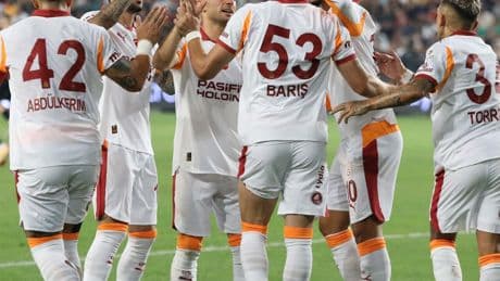 Okan Buruk'tan forvet kararı