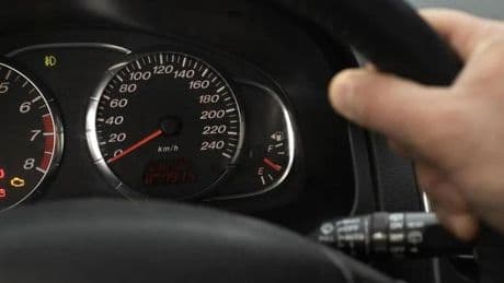¿Vas a comprar un coche de esta marca? Cuidado, es probable que tenga el cuentakilómetros trucado