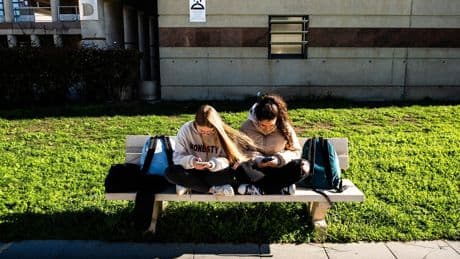 Santé mentale : quel rôle jouent les réseaux sociaux dans le mal-être grandissant des adolescents ?