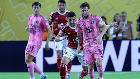 Messi a secco, Trezeguet sbaglia un rigore: senza reti il match inaugurale del Mondiale
