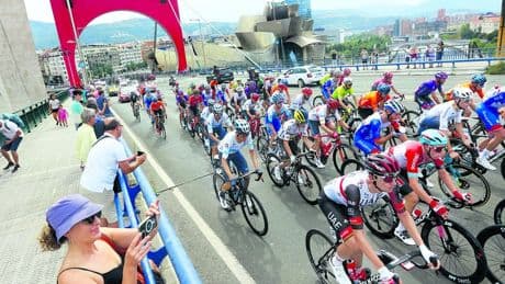 Bilbao vibrará hoy con la Vuelta en una jornada con fuertes restricciones de tráfico