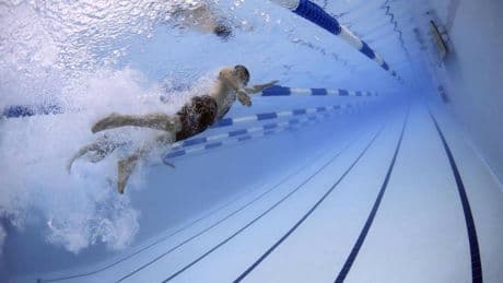 Piscine, arriva la stretta per renderle più sicure: cosa c'è da sapere sulla nuova legge