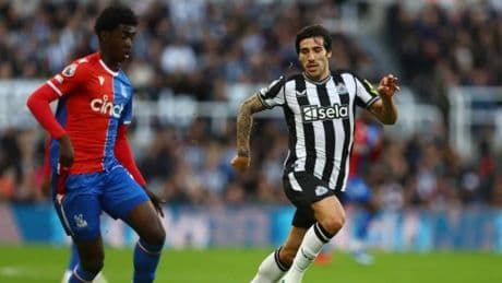 Çaykur Rizespor, Jesurun Rak-Sakyi'yi transfer etti