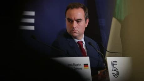 Le ministre Sébastien Lecornu déclassifie un document pour prouver que la France ne livre pas d'armes à Israël