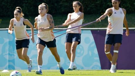 Italia - España en directo | Aitana Bonmatí vuelve al once titular