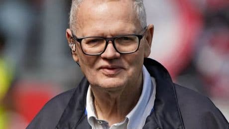 Am Grab wird zu Ehren Potofskis das Steigerlied gesungen