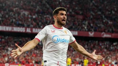 García Pascual hace respirar al sevillismo y hiere de muerte a Las Palmas
