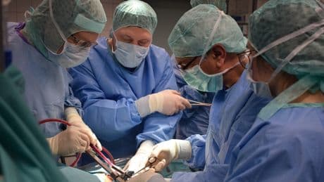Frau bemerkt über Jahre Riesen-Tumor nicht – Bilder zeigen 8,5-Kilo-Koloss