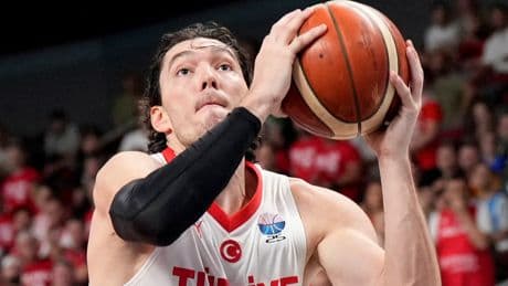 Cedi Osman'dan sakatlık açıklaması
