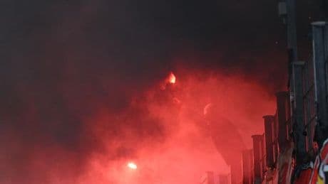 Gefahr in Fußballstadien: Eintracht-Vizepräsident verteidigt Umgang mit Pyrotechnik