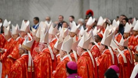 Papa Leone, così cambia la Curia: giovani e fedelissimi per i ruoli strategici. ?Il peso degli agostiniani