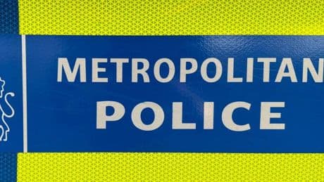 Terrorismus-Verdacht: Acht Männer bei Anti-Terroreinsätzen in England festgenommen