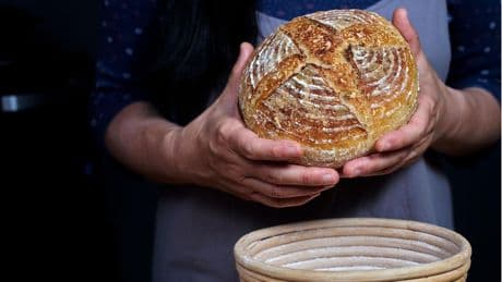 Backhilfe: Brot backen: Warum der Teig mit einem Gärkörbchen besser gelingt