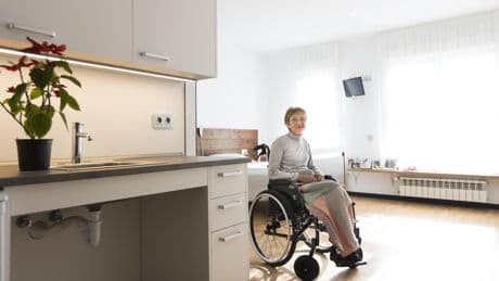 Residencias que son hogares con libertad y autonomía: los centros pioneros en España