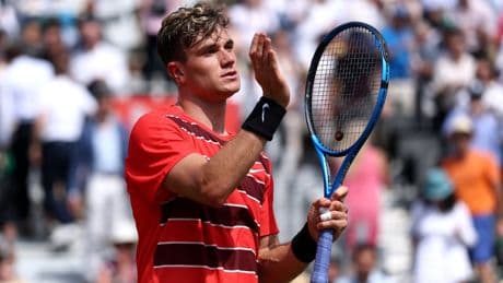 Jack Draper kicks off bid to emulate Andy Murray at Queen’s with straight-sets win