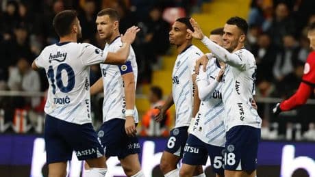 Fenerbahçe'de ayrılık resmen açıklandı: TFF'ye bildirildi...