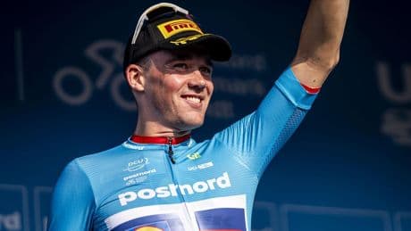 Pedersen verstevigt leiding in Ronde van Denemarken na lange solo in vierde etappe