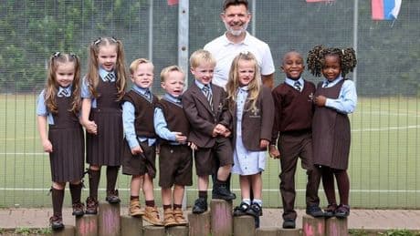 Glasgow school welcomes four sets of twins into primary one