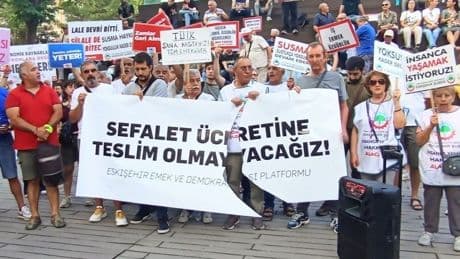 CHP'li Yalaz: Pankarta saldıran kişi AKP Odunpazarı Kadın Kolları yöneticisi