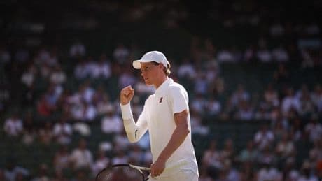 Sinner acelera el ocaso de Djokovic