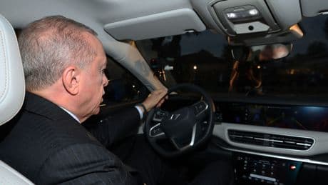 Cumhurbaşkanı Erdoğan, Togg'un T10F modeli için Tip Onay Belgesi verildiğini duyurdu