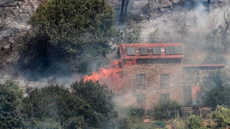 Un muerto y un herido grave por los incendios en Portugal