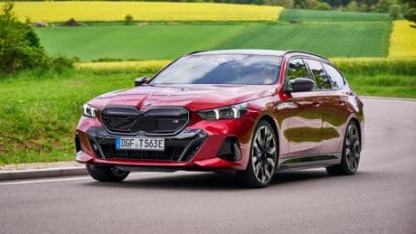 BMW i5 M60 xDrive Touring, un potente familiar eléctrico de 600 CV, con una autonomía de hasta 500 kilómetros y un precio que ronda los 115.000 euros