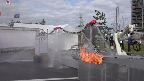 Dragon Firefighter, así es el &#039;robot-dragón&#039; con IA que puede apagar incendios peligrosos