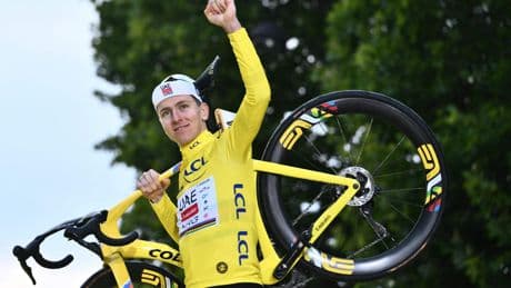 ’Kannibaal’ Eddy Merckx (80) kijkt terug op Tour de France en laat zich uit over Tadej Pogacar én Mathieu van der Poel: ’Wat een atleet!’