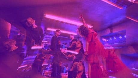 Arcade Fire, auto-flagelación y espasmos de vitalidad en 'Pink elephant'