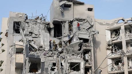 Annoncé par Donald Trump, bombardements, accusations... Le récit de la difficile entrée en vigueur du cessez-le-feu entre l'Iran et Israël