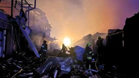 En direct, guerre en Ukraine : nouvelle attaque massive de drones et de missiles russes, des dégâts et plusieurs blessés dans l’ouest du pays