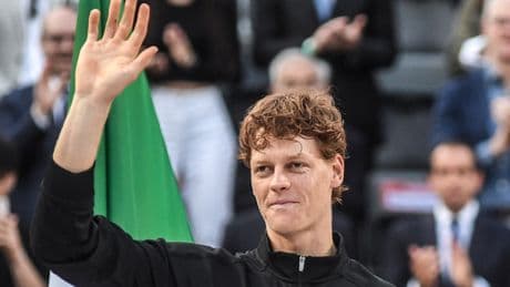 Sinner a Parigi: «Roma mi ha ricaricato, ma il tifo al Roland Garros sarà diverso. Nadal? Le sue parole mi hanno aiutato»