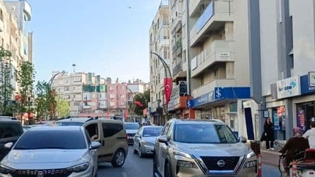 İzmir'de trafiğe kayıtlı araç sayısı 2 milyona yaklaştı