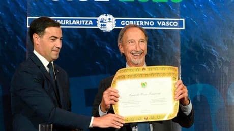 Premio al padre del programa de intercambio de estudiantes entre EEUU y Euskadi