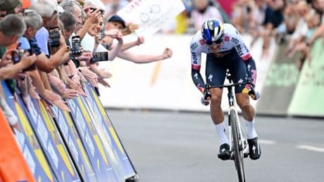 Essen: Radprofi Florian Lipowitz bei Deutschland-Tour von Fans gefeiert