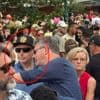 Gespot op Tomorrowland: premier De Wever en zijn vrouw tussen de festivalgangers