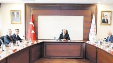 ‘Sanayi üretimi ikinci çeyrekte 7.3 büyüdü’