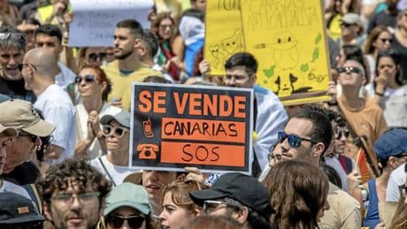 Tourismuskritik | Kanaren: Strandpromenade wird zum Demonstrationszug