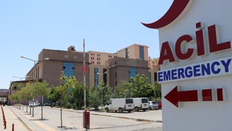 Diyarbakır'da dehşet: 2 kız çocuğunu ve kendisini bıçakladı