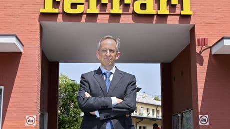 Benedetto Vigna, CEO de Ferrari: “Una de mis decisiones clave ha sido no aumentar el volumen de ventas; se pierde la esencia de la marca”