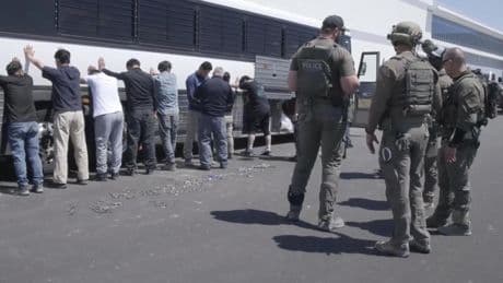 Corea llega a un acuerdo para repatriar en avión a cientos de trabajadores de Hyundai detenidos