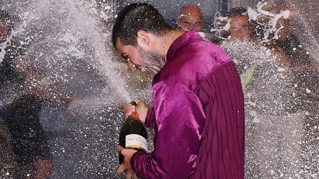 Ducha de champán y muchas risas... así celebró su sexto Grand Slam
