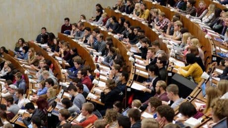 Professor schlägt Alarm Studenten fehlt Lesekompetenz und Kritikfähigkeit