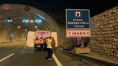 Kocaeli'de Kuzey Marmara Otoyolu'nda otomobilin çarptığı yaya öldü